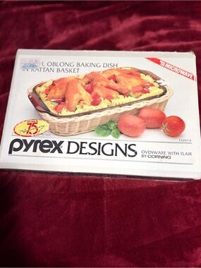 NIB NOS Vintage Pyrex Oblong Baking Dish in Battan Basket